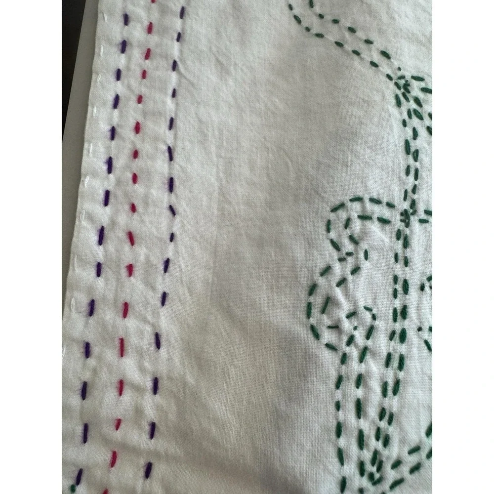 Hand Embroidered Kantha Cotton Bedspread Throw Floral White Burgundy 65x80